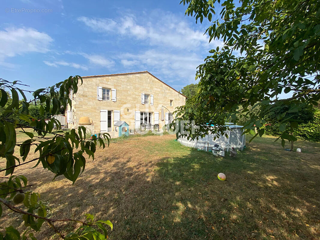 Maison 4 pièces 133 m² · à Saint-Emilion · 133 m² · 318 000 €