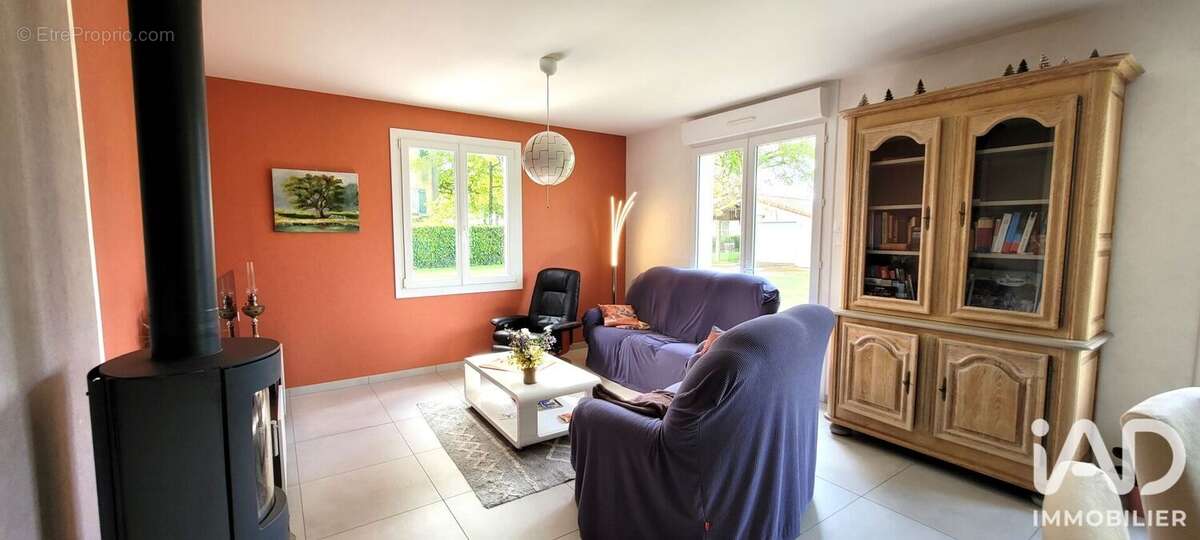 Maison 151 m² à Saint-Denis-La-Chevasse  - photo 7