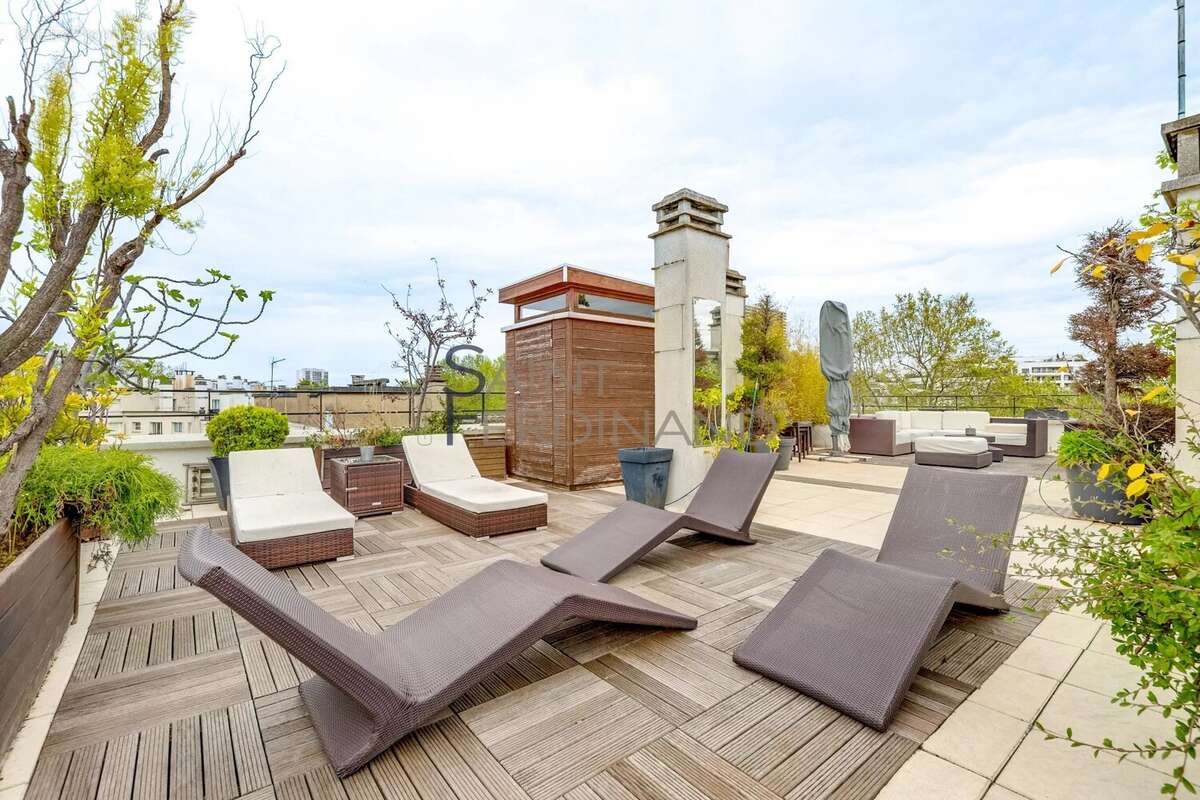 Appartement à NEUILLY-SUR-SEINE