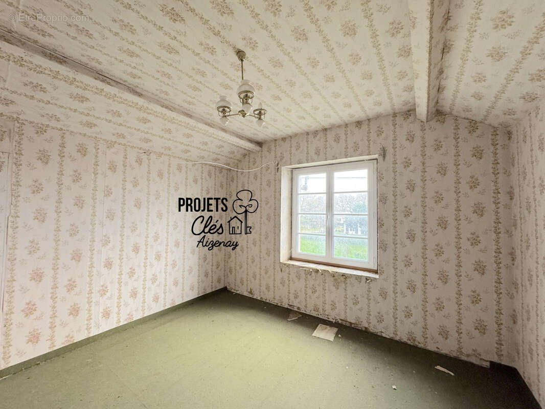 Maison à BEAULIEU-SOUS-LA-ROCHE