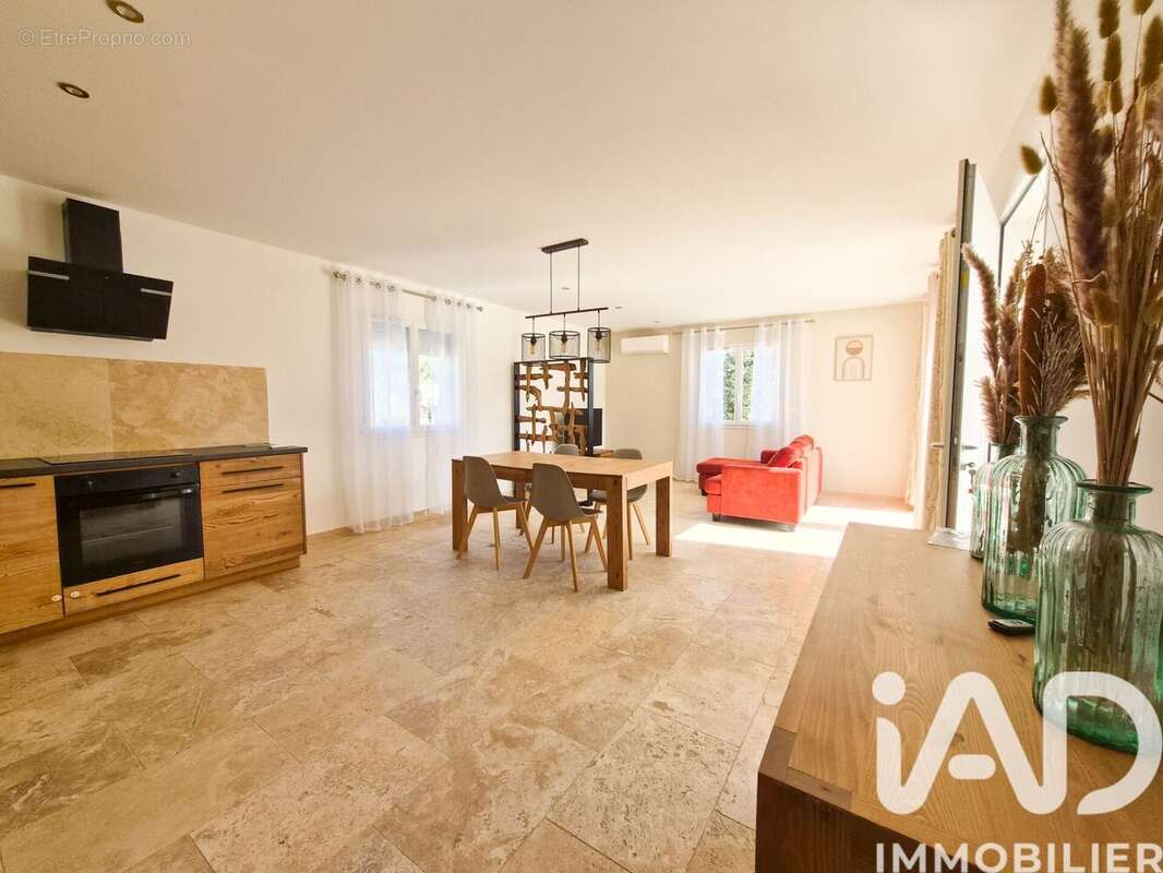 Photo 2 - Maison à GOUDARGUES