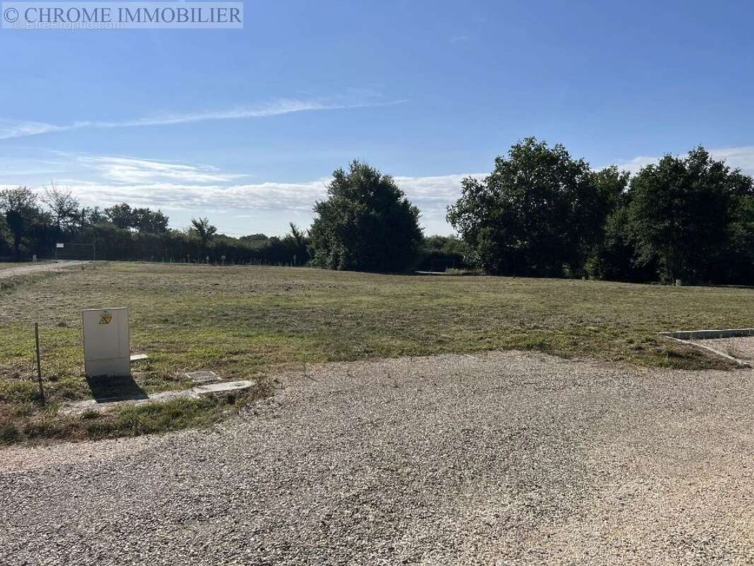 Terrain à CASTELJALOUX