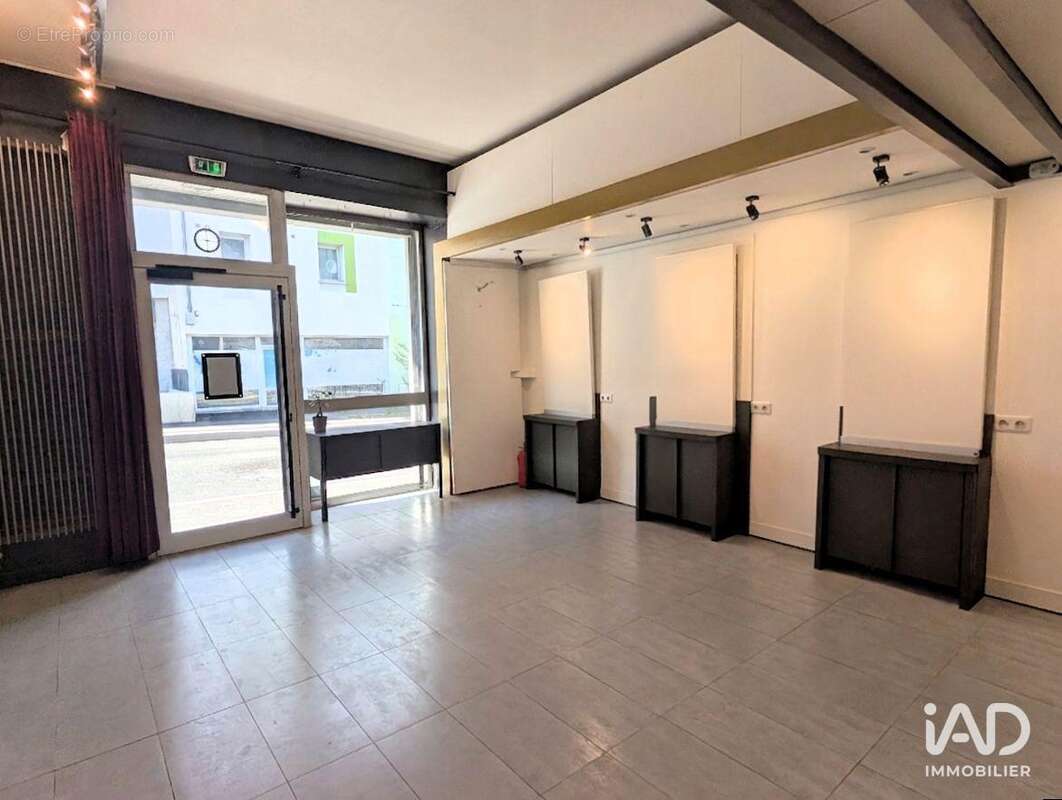 Commerce 32 m² à Fontaine  - photo 3