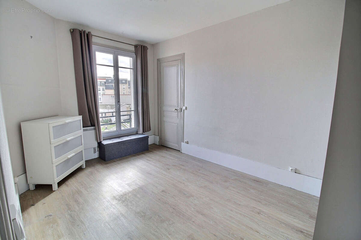 Appartement à LA GARENNE-COLOMBES