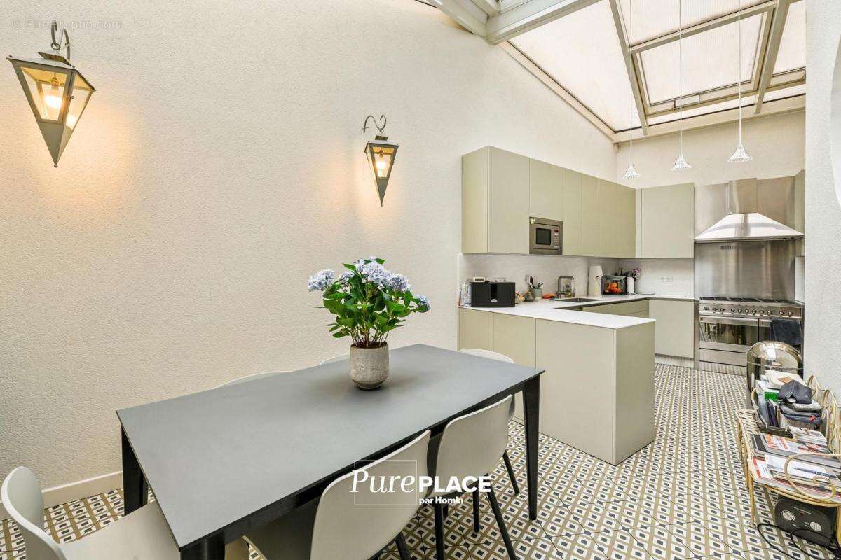 Maison à PARIS-17E