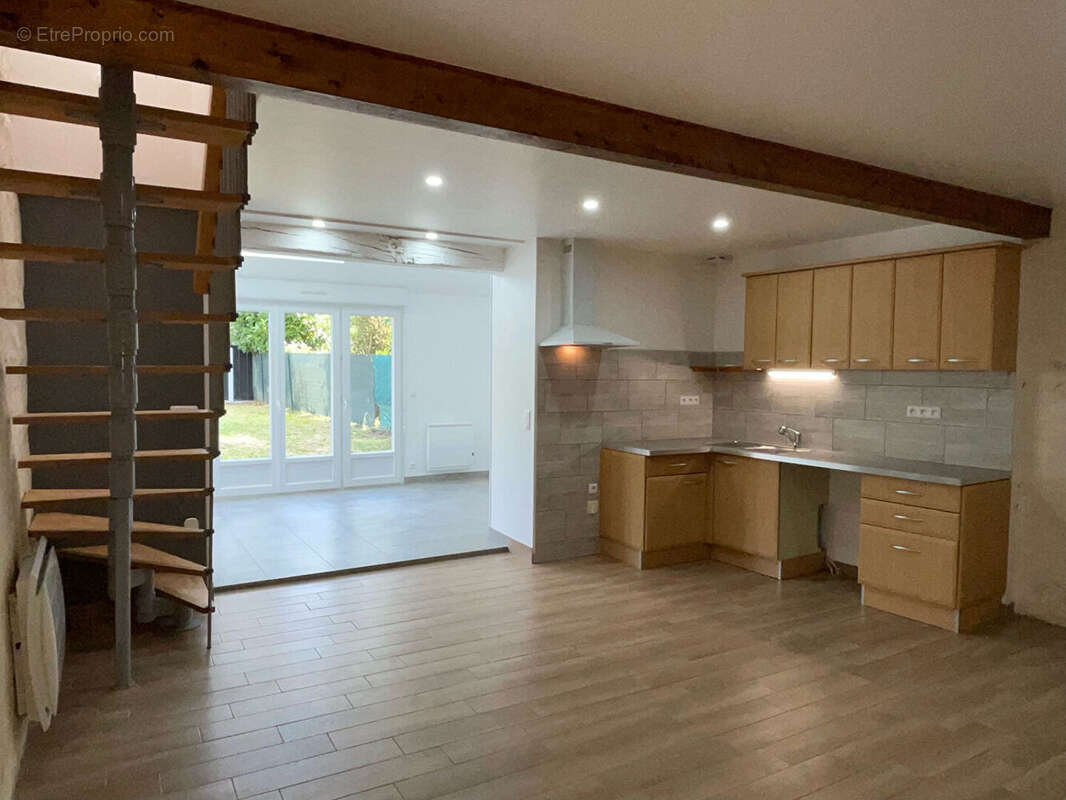 Maison à MONTEREAU-FAULT-YONNE