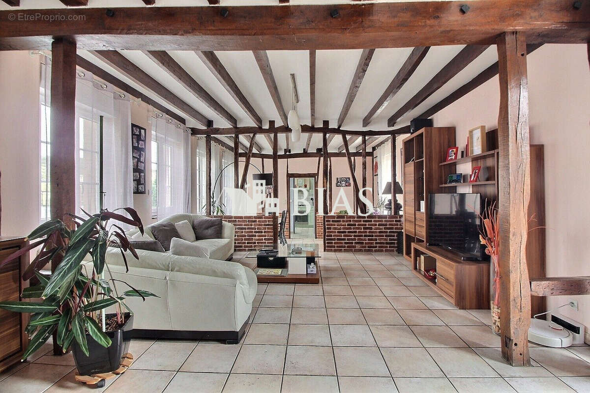 Maison à MONT-SAINT-AIGNAN