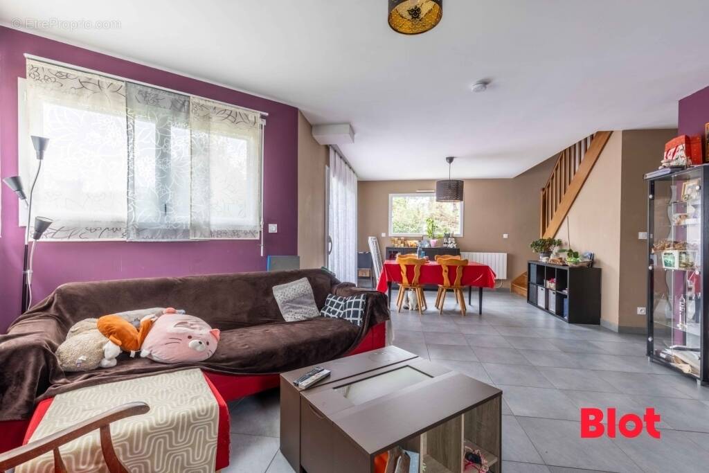 Maison à SAINT-THURIAL