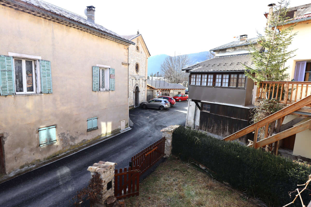 Maison à THORAME-BASSE