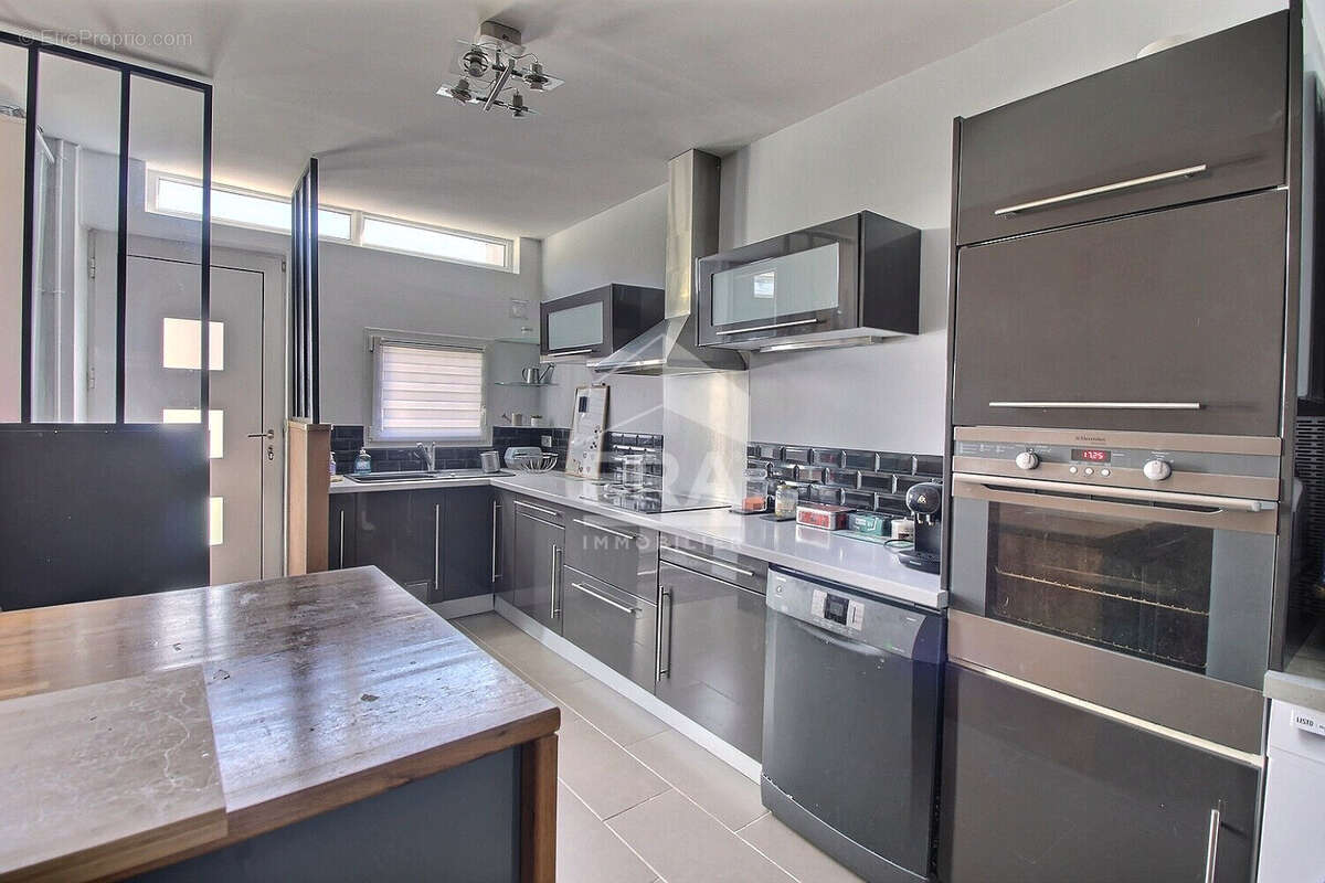 Maison à VILLENEUVE-LA-GARENNE