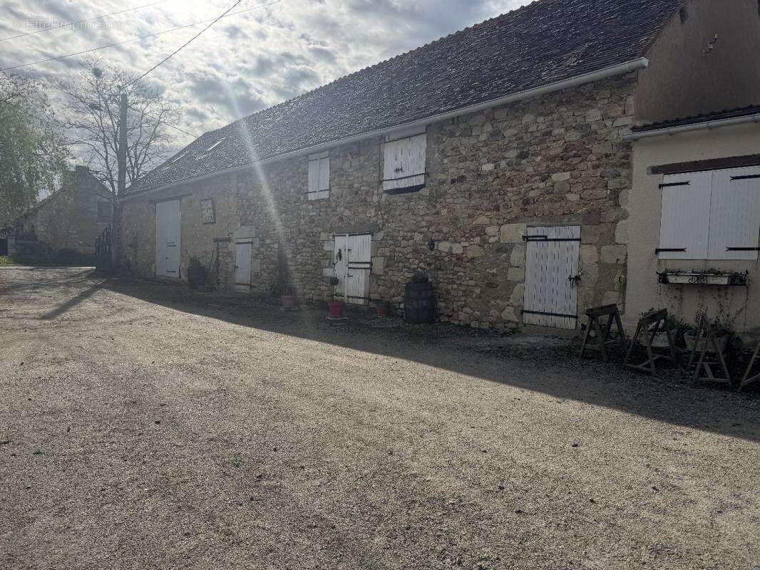 Maison à LIGNAC