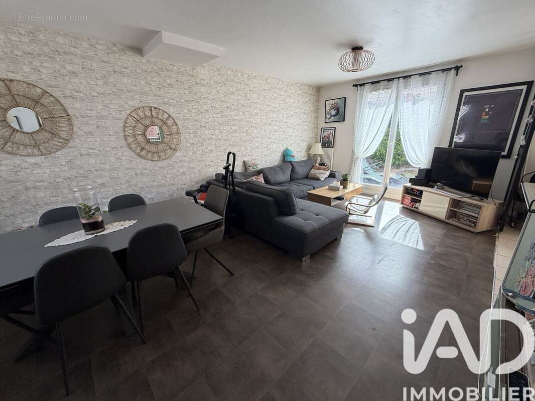 Maison 80 m² à Saint-Pierre-Du-Perray  - photo 3