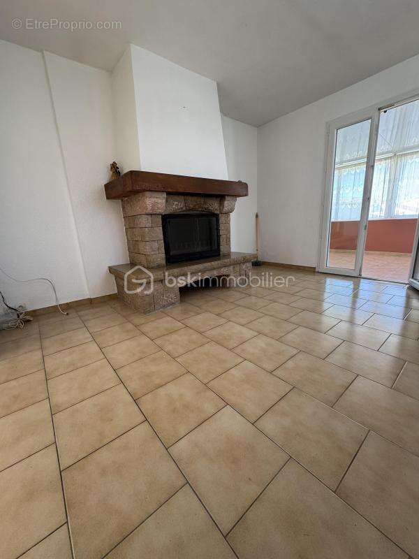 Maison à NISSAN-LEZ-ENSERUNE