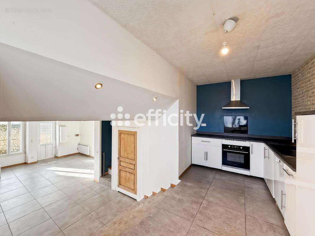 Maison à SAINTE-MAURE-DE-TOURAINE