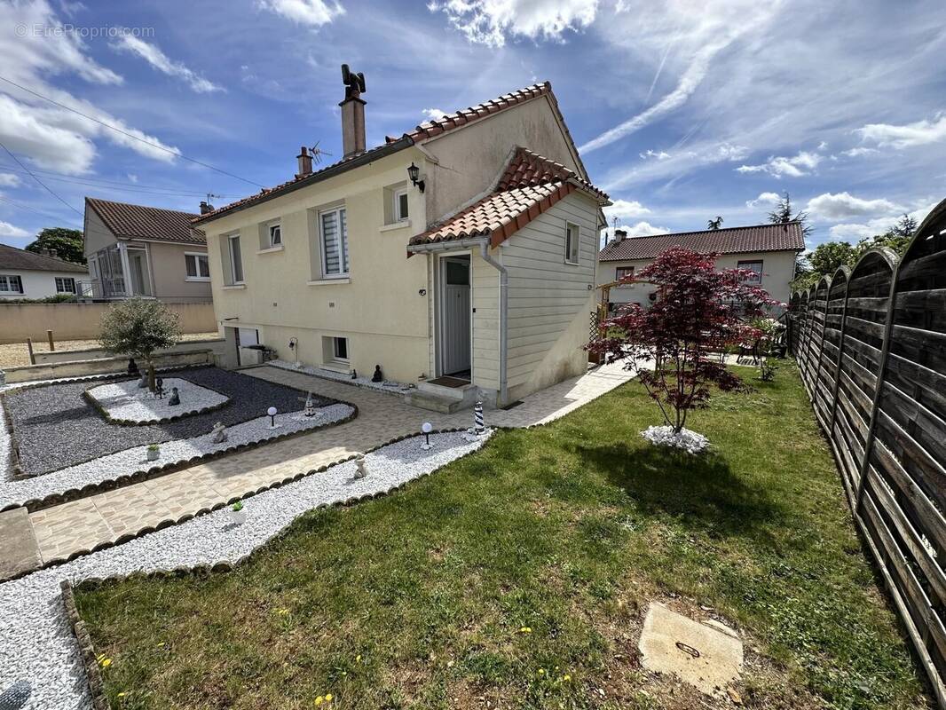 Maison à SAINT-JEAN-DE-THOUARS