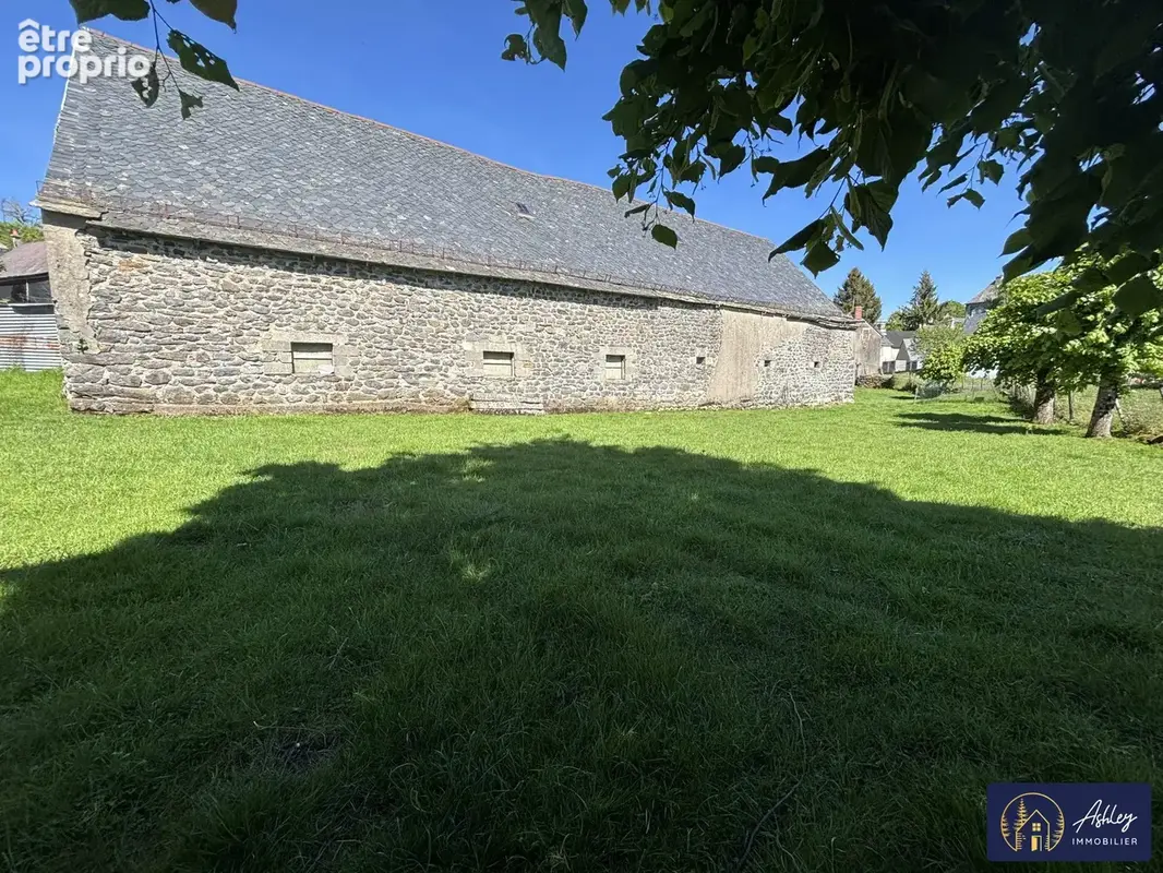 Corps de ferme à Trizac (Cantal)