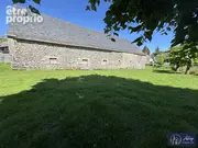 Corps de ferme à Trizac (Cantal) - Maison à TRIZAC