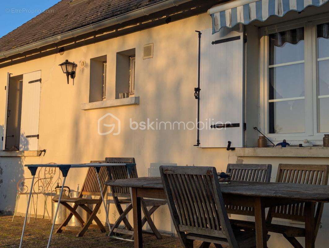 Maison à SAINT-CYR-SUR-LOIRE