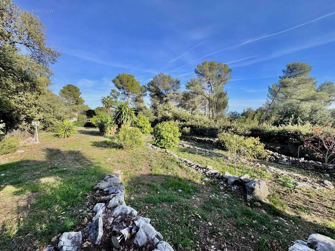 Maison à TOURRETTES-SUR-LOUP