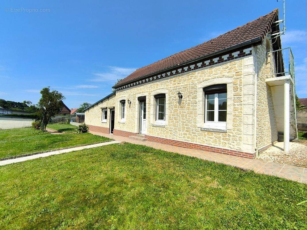 Maison à SERQUEUX