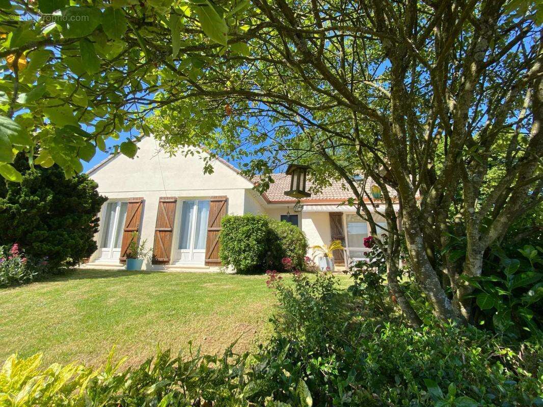 Maison à LACHAPELLE-SAINT-PIERRE