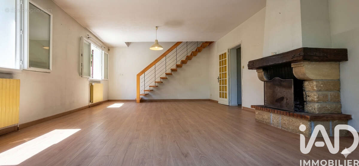 Photo 2 - Maison à BRIE-ET-ANGONNES