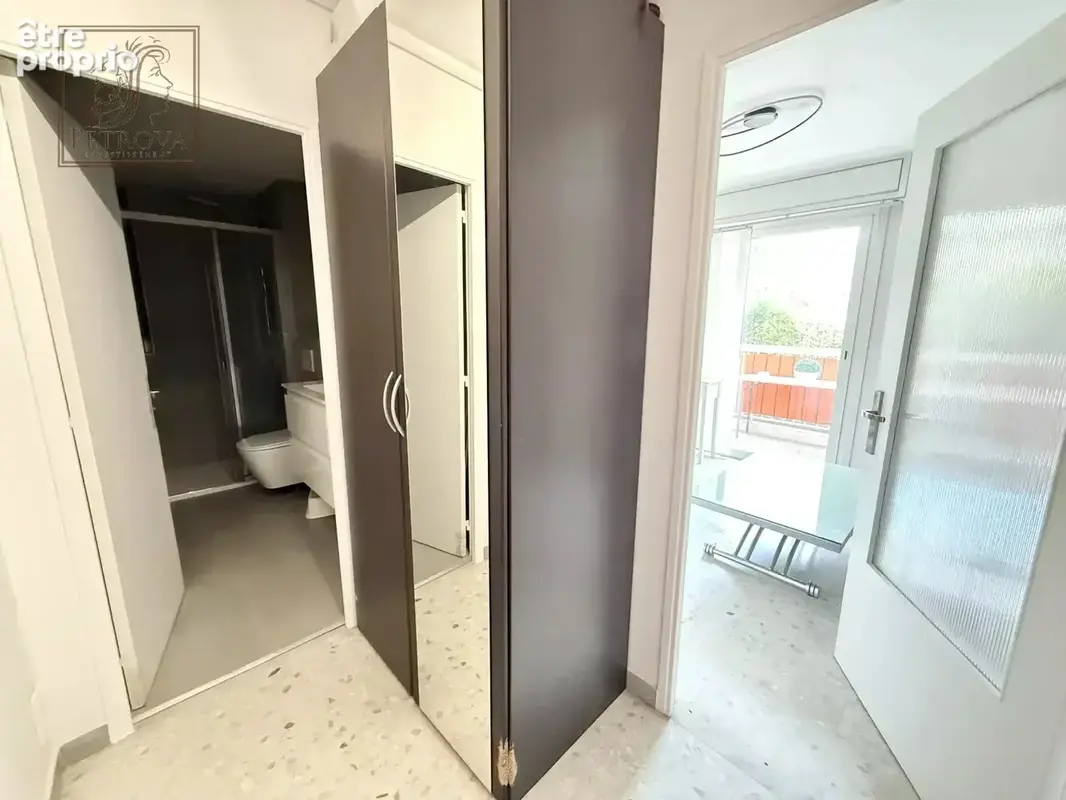 Studio avec balcon parking et cave - gorbella - photo 7