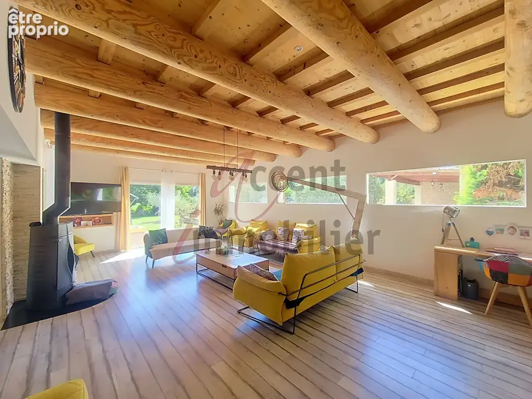 Noves : Double habitation et hangar, piscine et grand terrain - photo 5