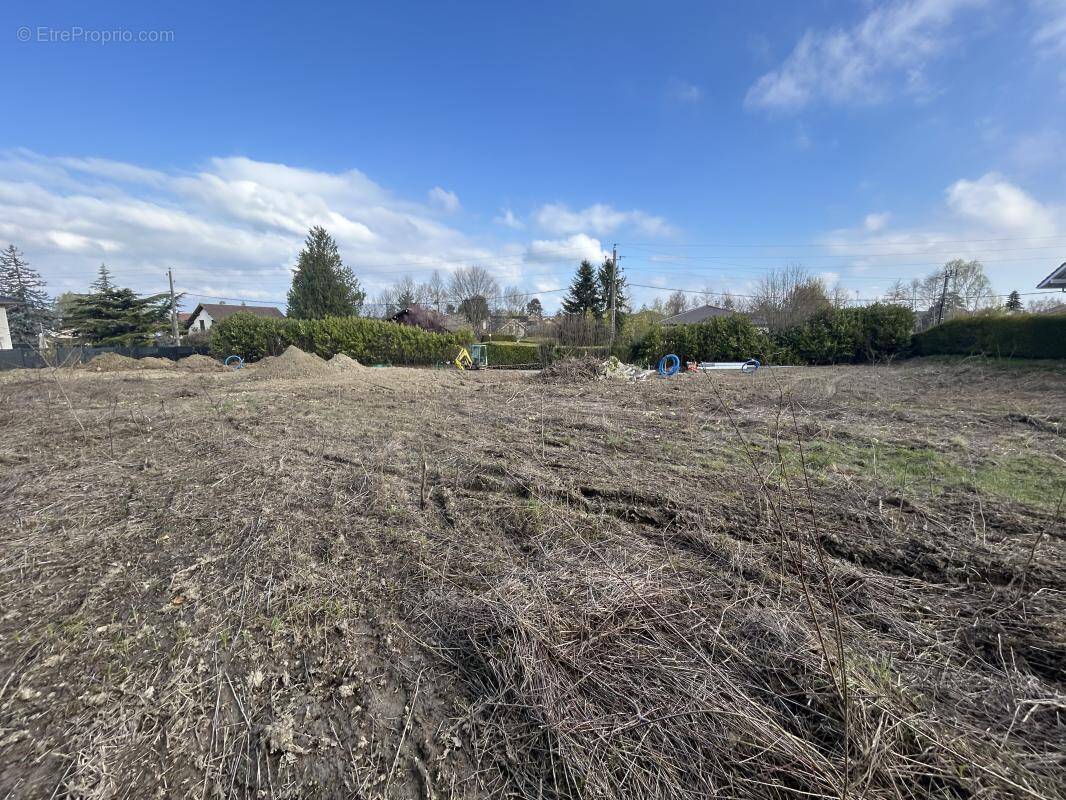 Terrain à VEIGY-FONCENEX