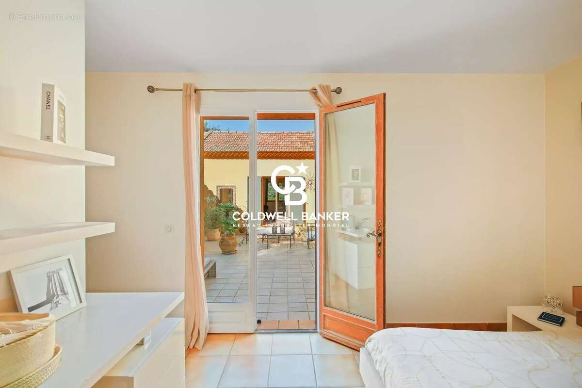 Maison à BORMES-LES-MIMOSAS