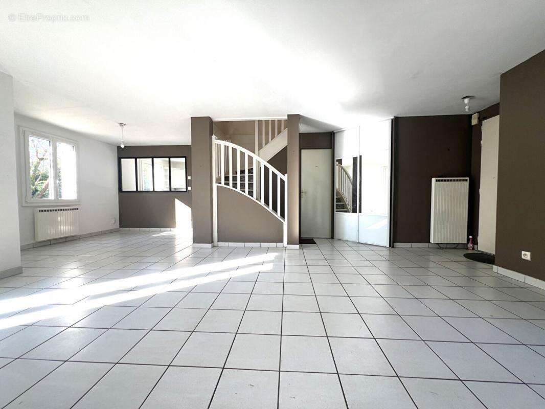 Maison à PLAISIR