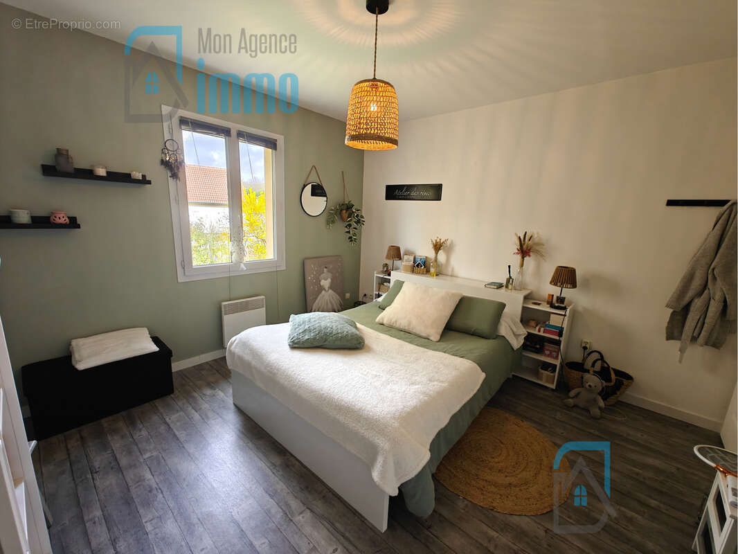 Maison à MEHUN-SUR-YEVRE