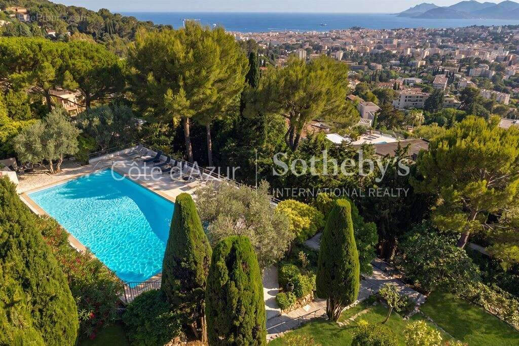 Appartement à LE CANNET