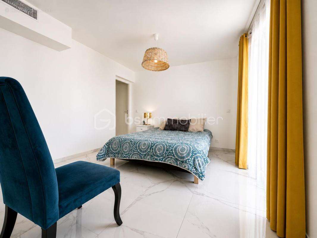 Maison familiale de 150m2 environ avec piscine, vie de plain-pied et terrain de 1 169 m² - photo 5
