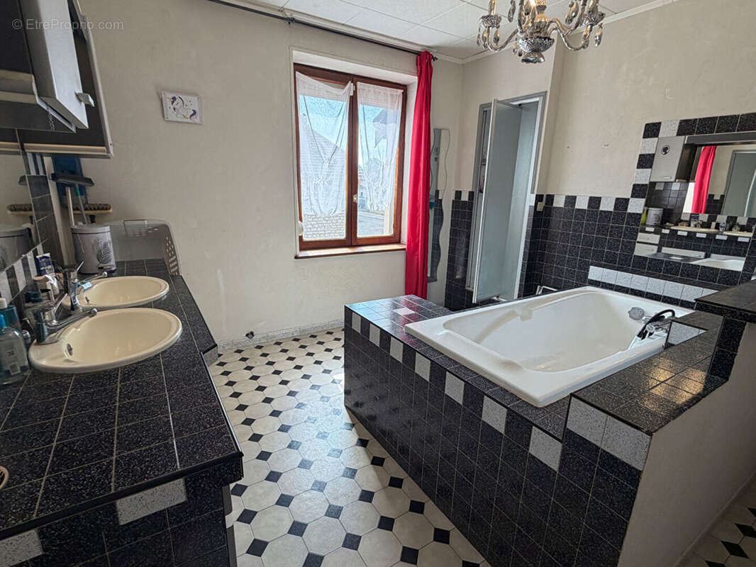 Maison Tavaux 3 chambres 107 m² - photo 8