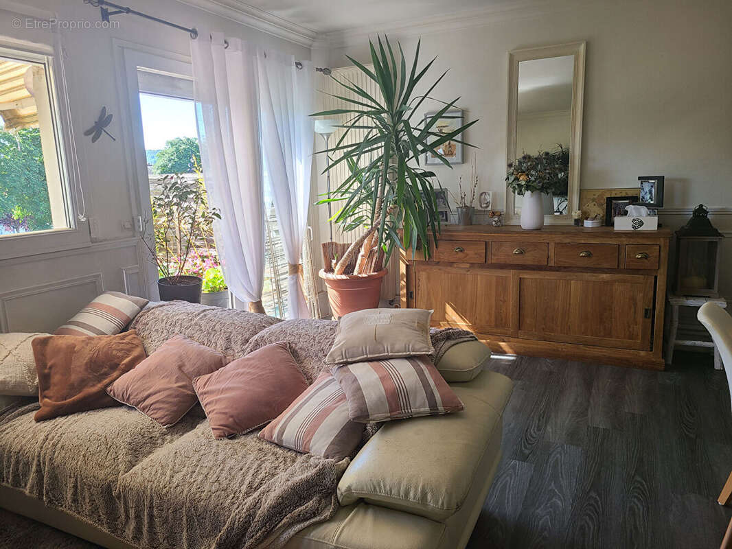 Appartement à VILLEPREUX