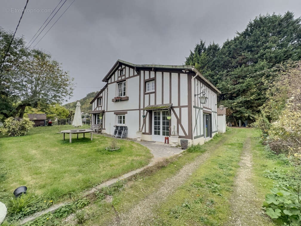 Maison à PORT-VILLEZ