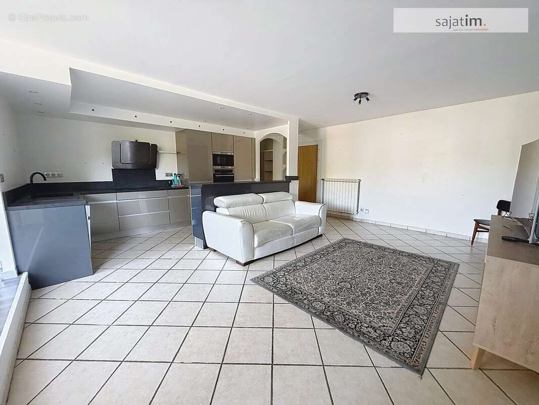 Appartement 80 m² à La Seyne-Sur-Mer  - photo 2
