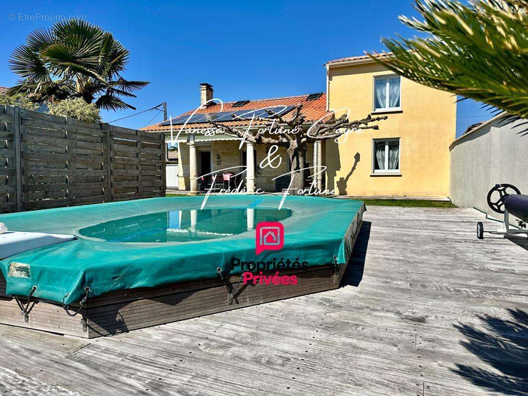 Maison à BLANQUEFORT