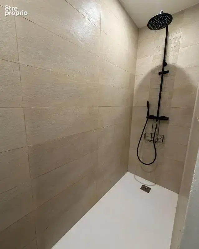 Plain pied individuel - 5 chambres - garage - jardin et piscine - photo 8