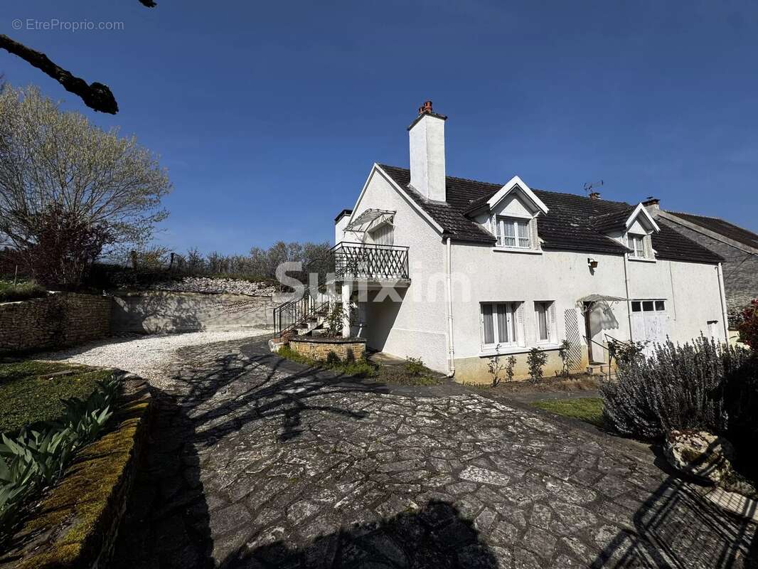Maison à ASQUINS