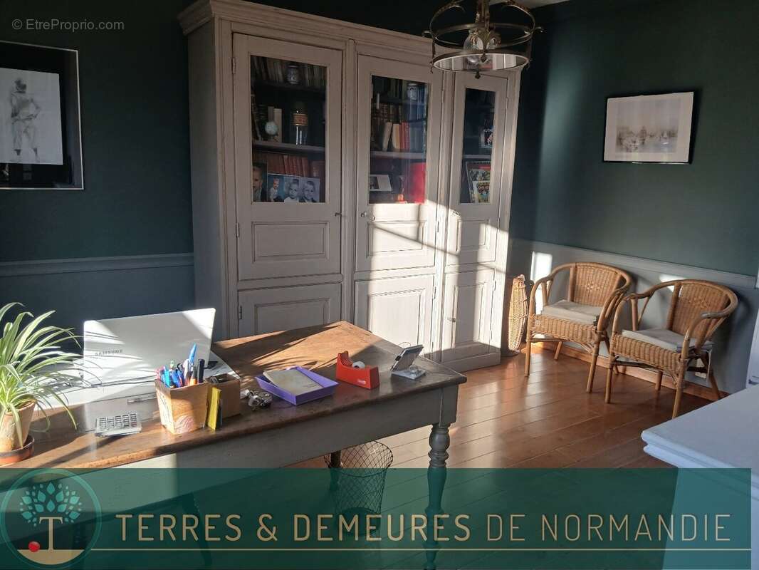 Maison à LE BEC-HELLOUIN