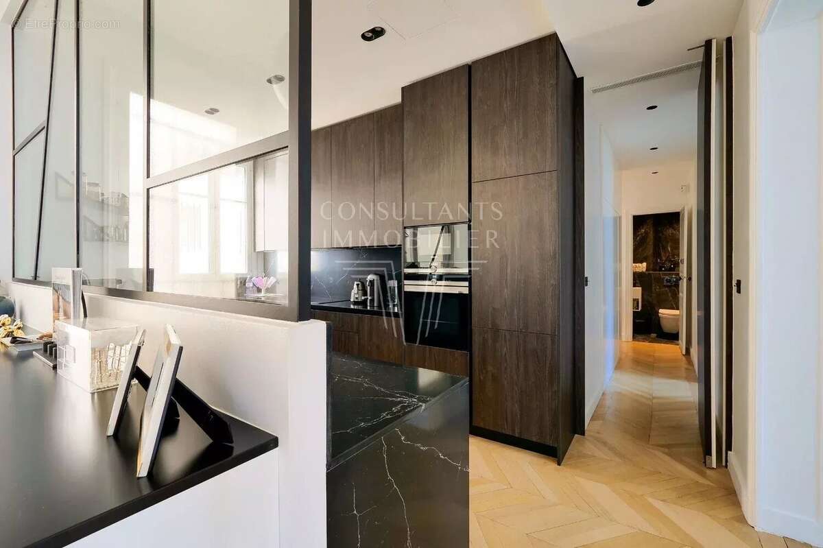 Appartement à PARIS-17E