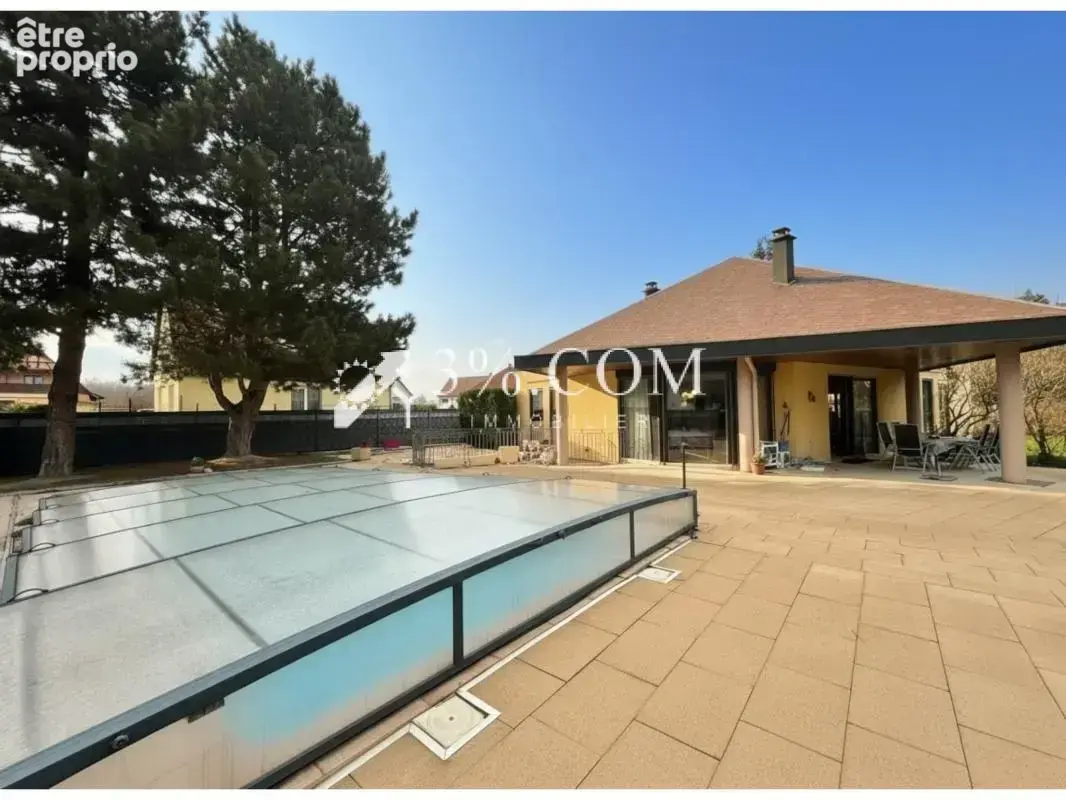 Maison d'architecte avec piscine sur terrain de 9 ares - photo 10