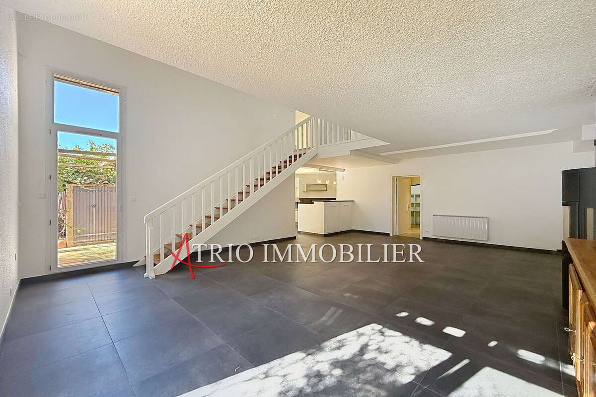 Maison à SAINT-LAURENT-DU-VAR