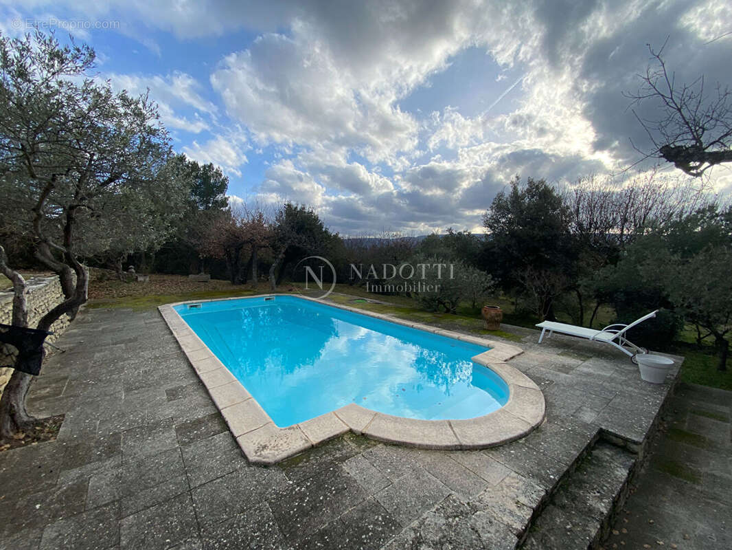 Maison à GORDES