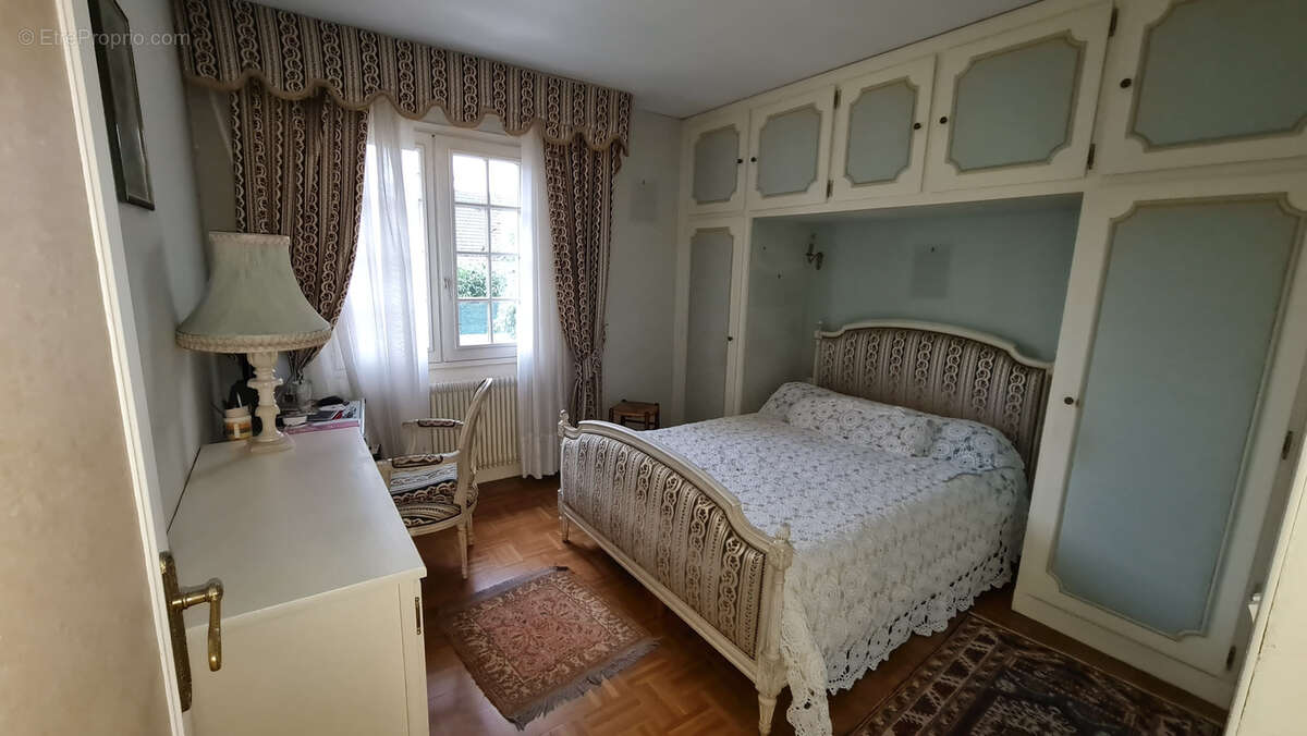 Maison à BURES-SUR-YVETTE