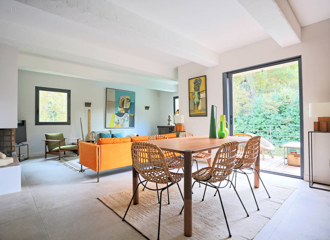 Maison à LE CASTELLET