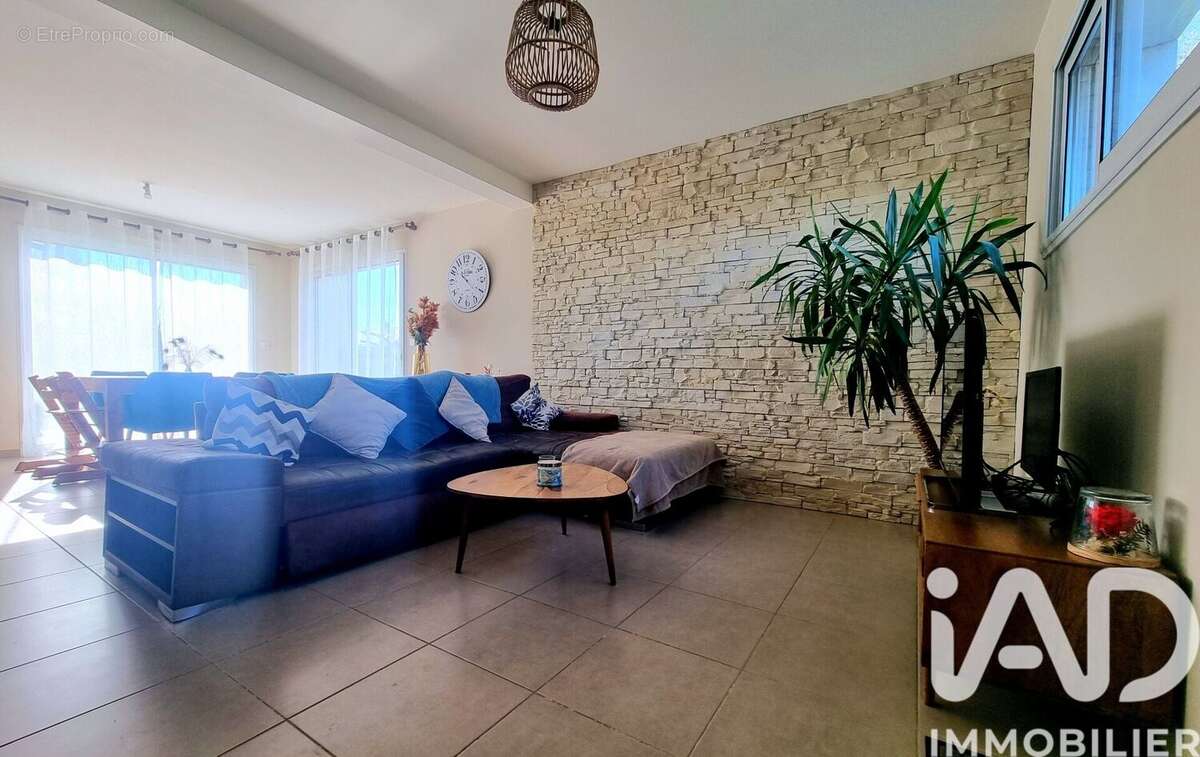 Maison 117 m² à Champ-Sur-Layon  - photo 2