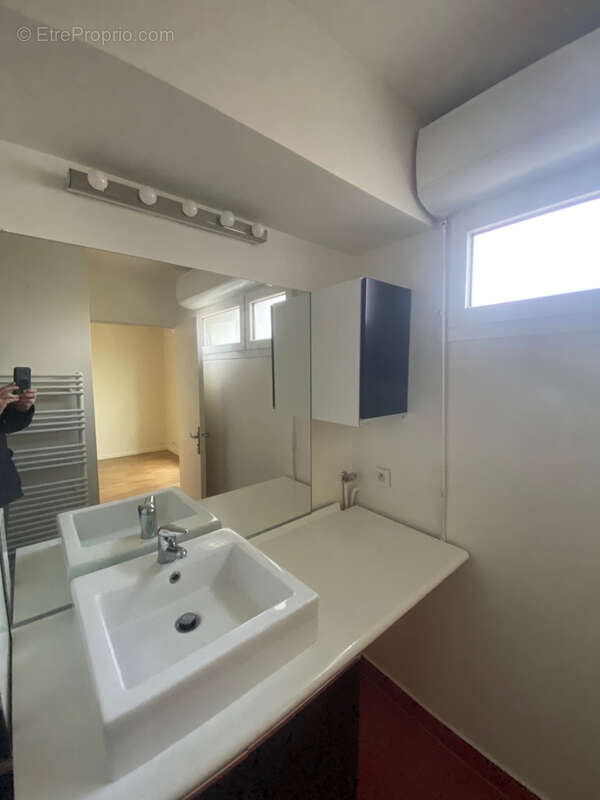 Appartement à COURBEVOIE